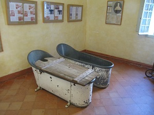 Комната в лечебнице Сен-Поль-де-Мозоль